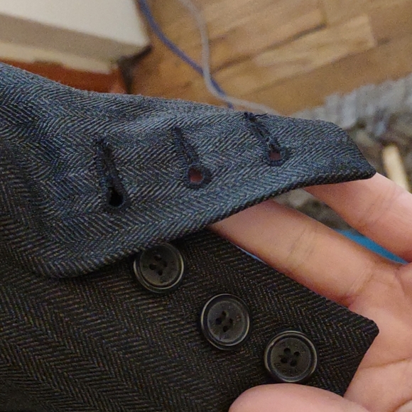 Grey blazer by View sz 8 with a button detail everywhere you could have it - Picture 9 of 9